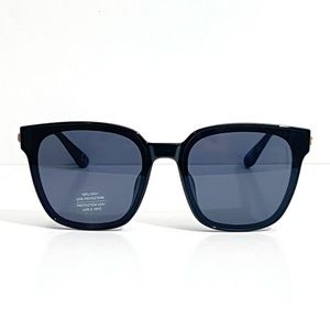 🍒3/$30 New Black Square Sunglasses with Gold Arms